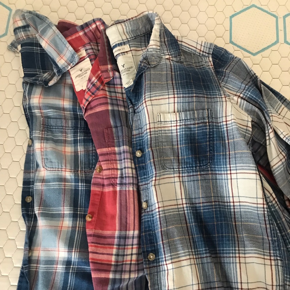 3 long sleeve American Eagle shirts Size xs